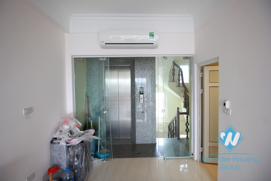 05 bedrooms house for rent in Ba Dinh District, Hanoi. 